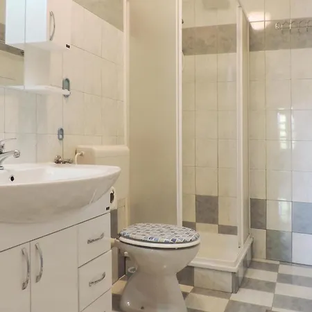 Nice Apartment In Rabac With House Sea View 公寓 拉巴克