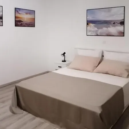 Nice Apartment In Rabac With House Sea View 公寓 *