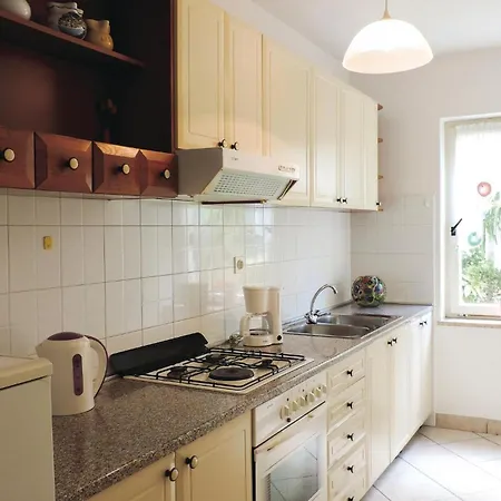 Nice Apartment In Rabac With House Sea View 公寓 拉巴克