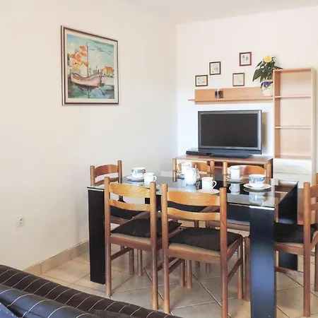 2 Bedroom Gorgeous In *