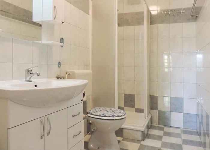 2 Bedroom Gorgeous In Apartman Rabac